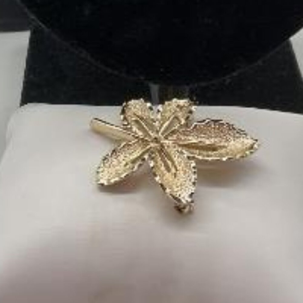 Vintage SARAH COVENTRY ~1.75" Textured Gold Tone Leaf Brooch Pin